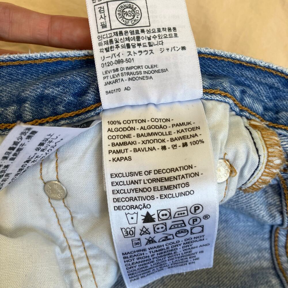 Levi’s 501 Original Cropped Womens Jeans Light Wash Distressed Vintage Wash 26 - Picture 13 of 16